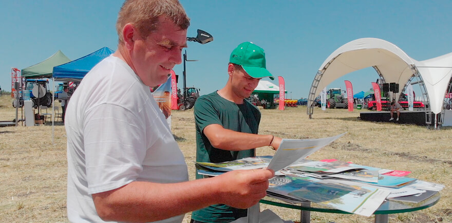 Фермеры Молдовы испытали технику John Deere на выставке Tehagrofest