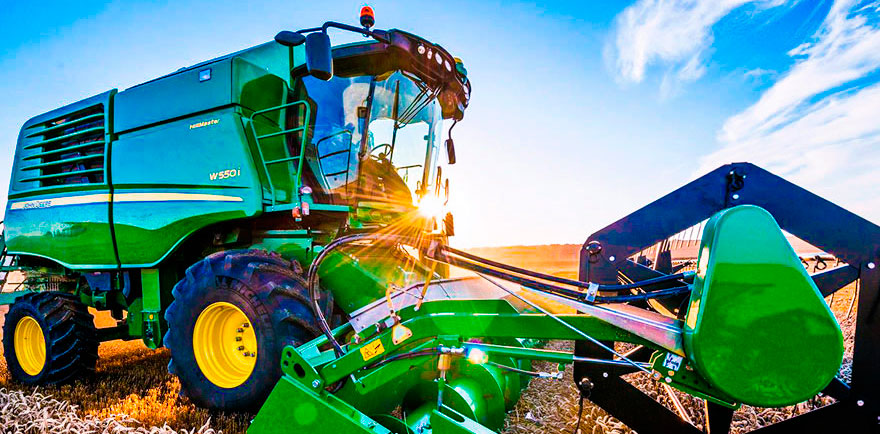 Combina Harvester John Deere W 2019 - creată pentru asigurarea recoltării fără pierderi!