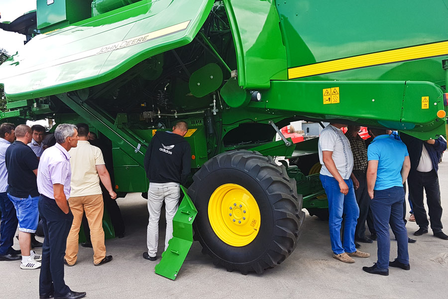 Managerii Agromester HD au sporit competențele combainerilor clienților în ajunul recoltării