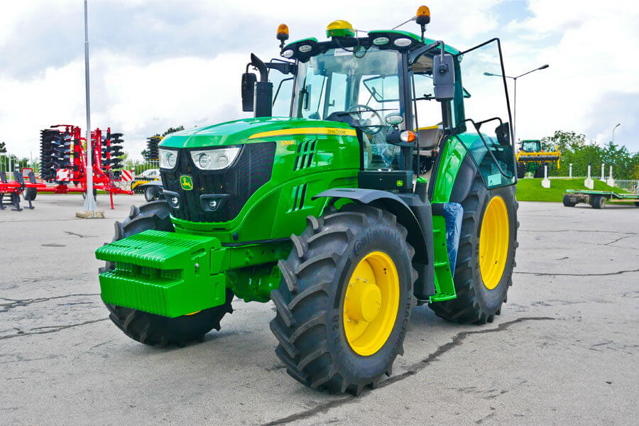 В Молдове стала доступна усовершенствованная версия трактора John Deere 6M