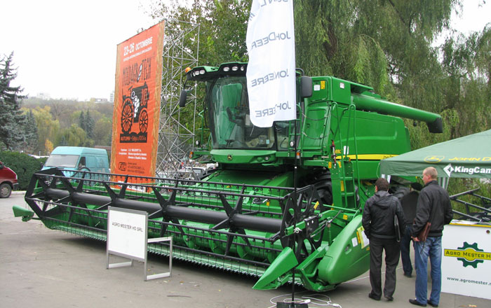 Medalii de argint a John Deere la expozitii