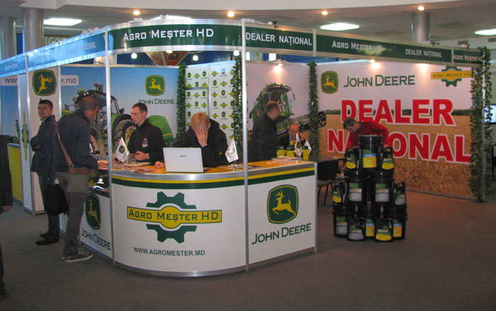 Medalii de argint a John Deere la expozitii