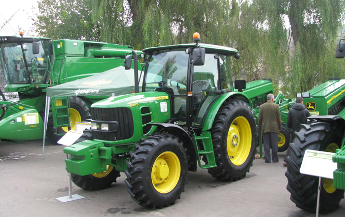 Medalii de argint a John Deere la expozitii