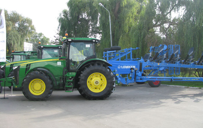 Medalii de argint a John Deere la expozitii