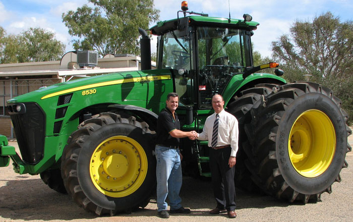 John Deere выпускает подходящие тракторы