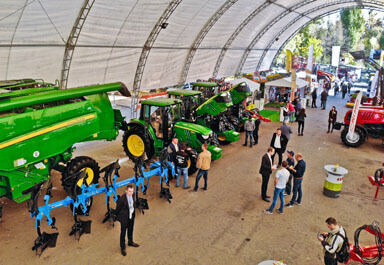 Тракторы John Deere серии M на выставке Moldagrotech 2018